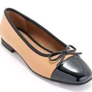 White Mountain Tan and Black Flats
